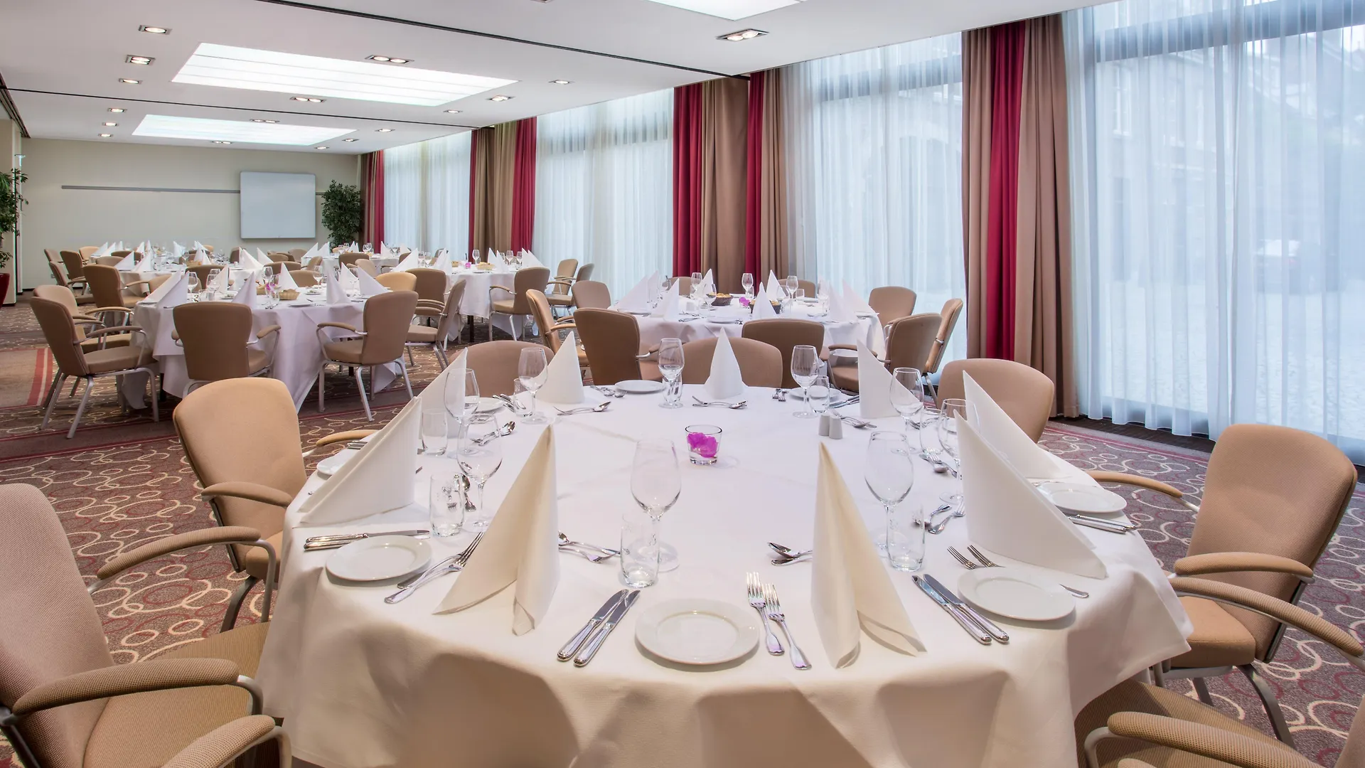 Crowne Plaza Maastricht By Ihg Hotell