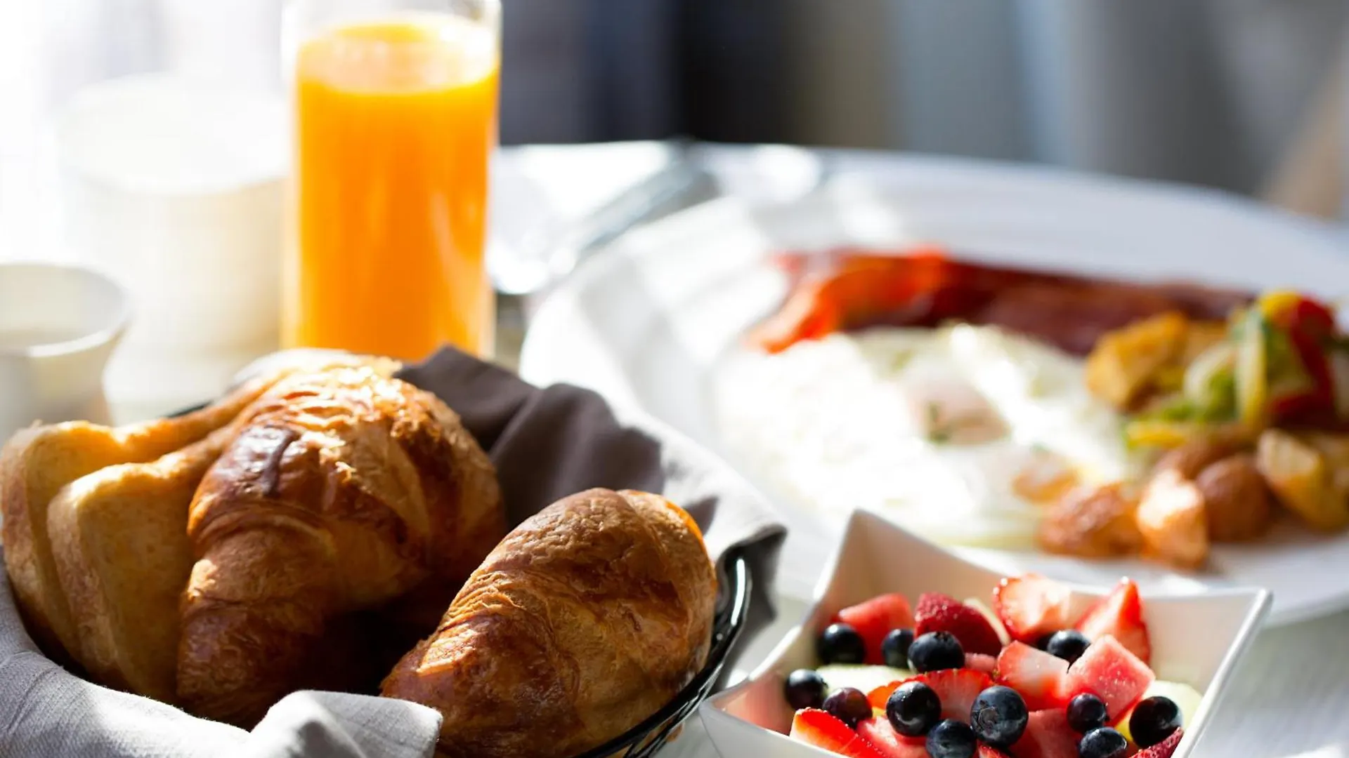 Crowne Plaza Maastricht By Ihg Hotell