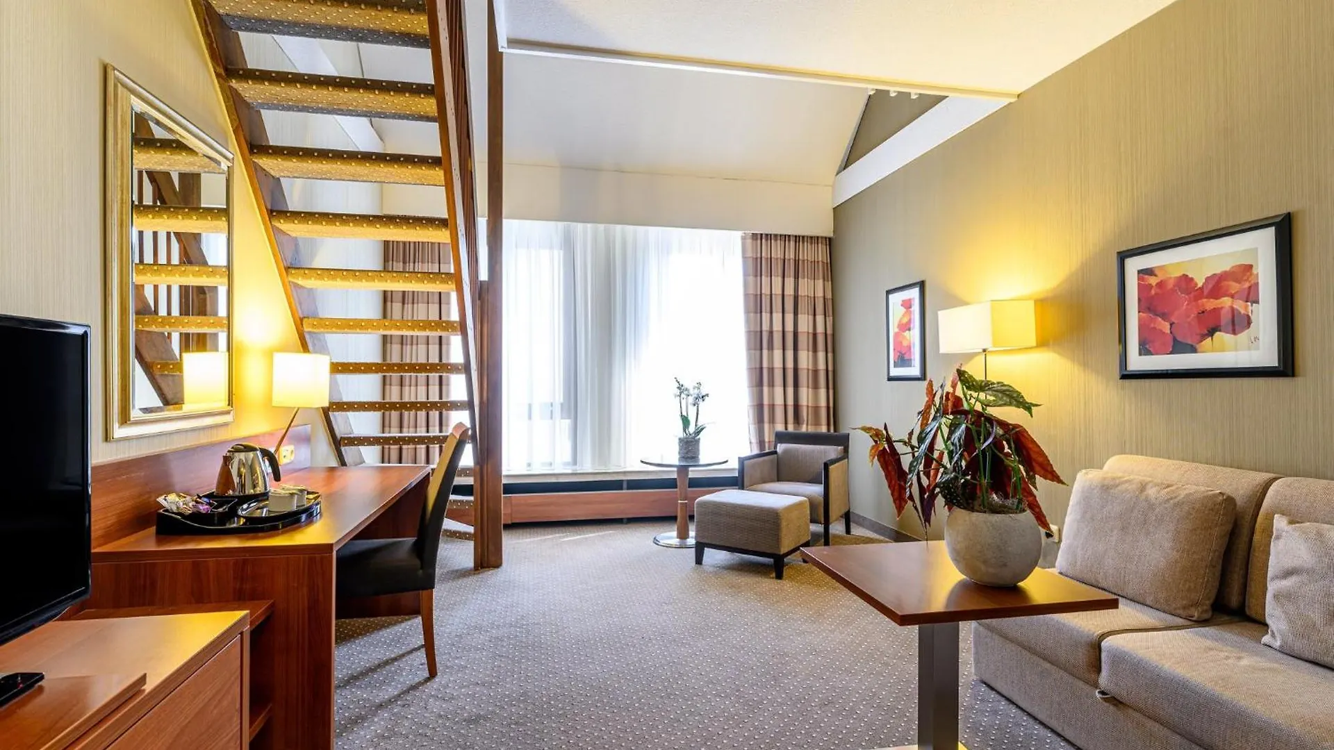 Crowne Plaza Maastricht By Ihg Hotell 4*,